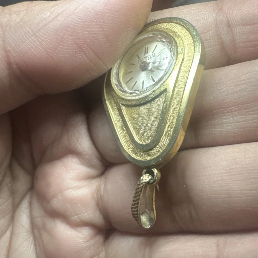 Working VTG Sutton Swiss Made Pendant Pocket Watch Manual Wind Gold Tone 25.9mm‎